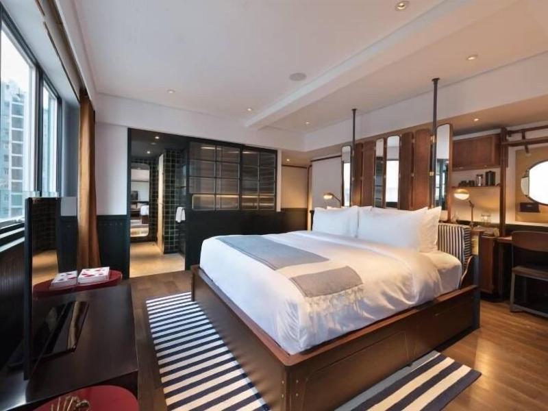 SAIGON BY NIGHT LUXURY HOTEL image