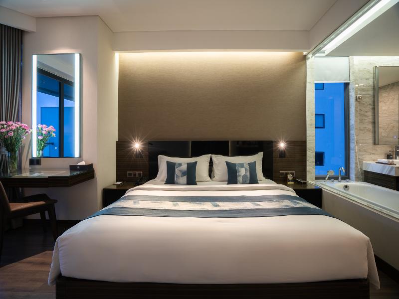 Queen Ann Nha Trang Hotel image