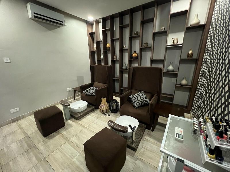 Crossroads Hotel Blantyre image