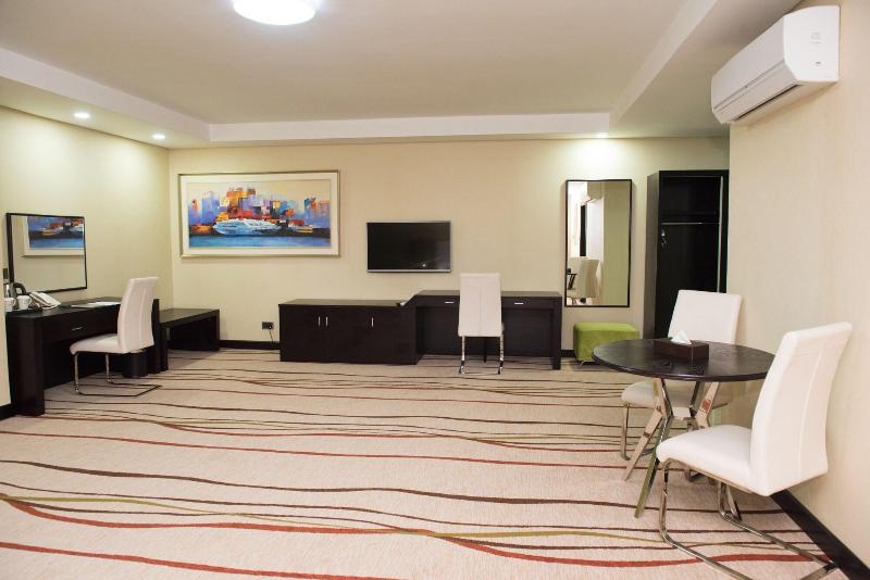 Crossroads Hotel Blantyre image