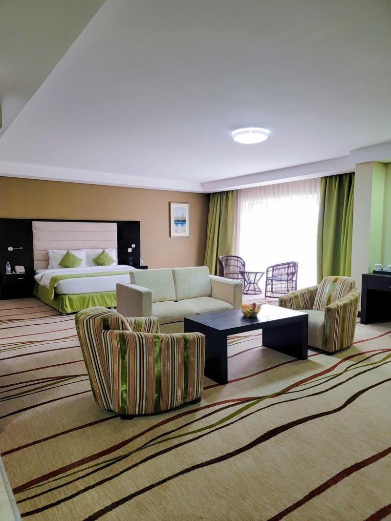 Crossroads Hotel Blantyre image