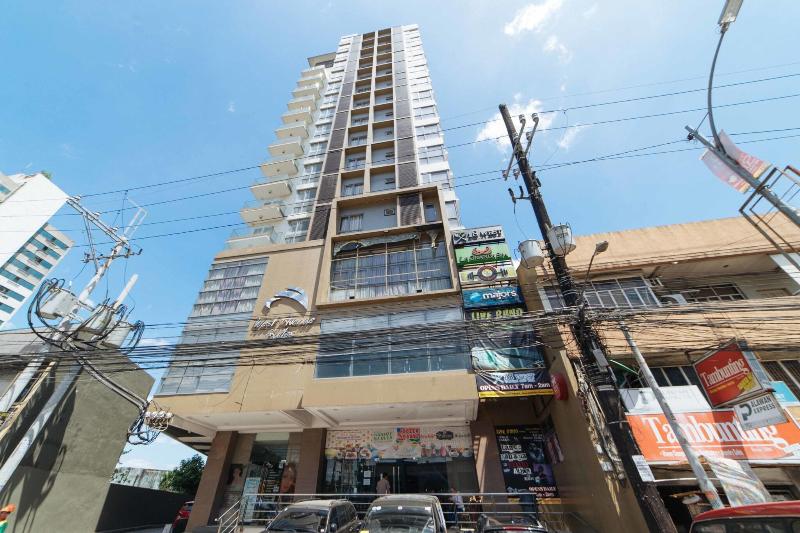 RedDoorz Premium @ West Avenue Quezon City image