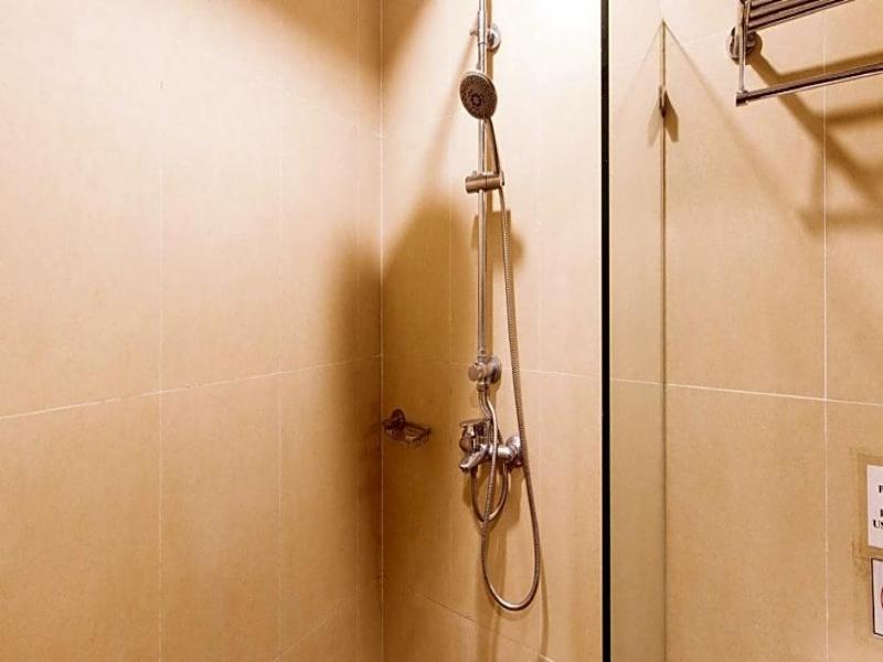 RedDoorz Premium @ West Avenue Quezon City image