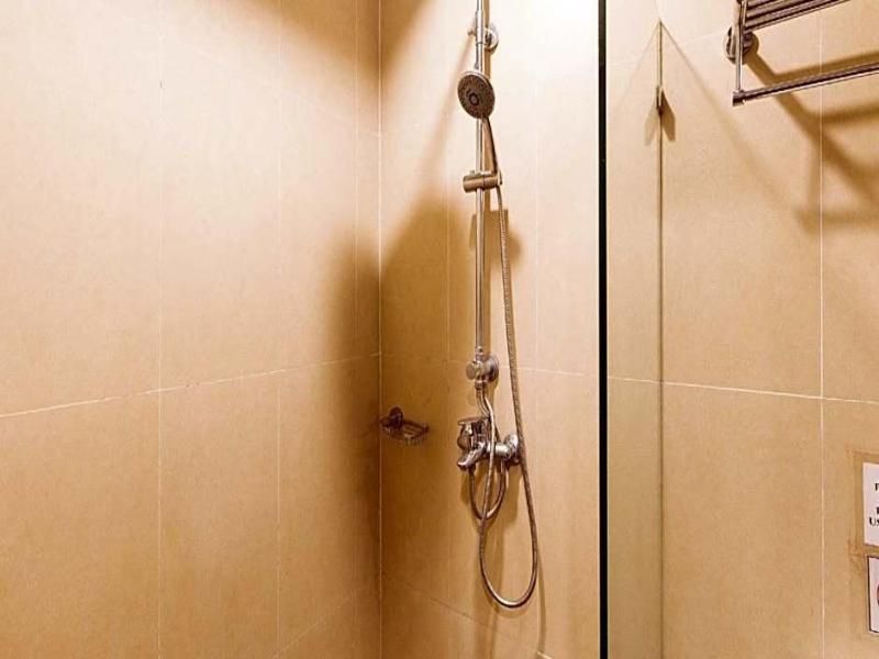 RedDoorz Premium @ West Avenue Quezon City image