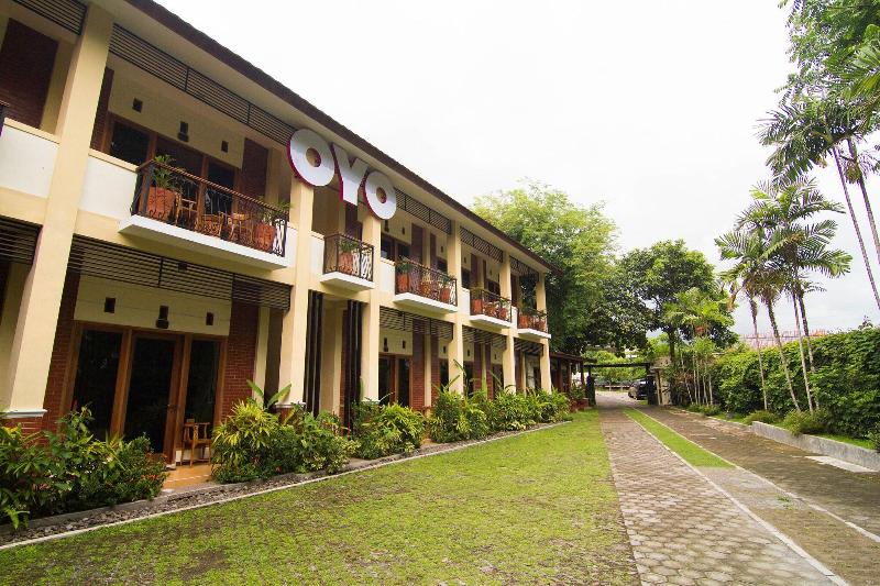 261 Sasono Putro Guest House image