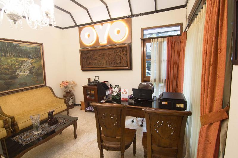 261 Sasono Putro Guest House image