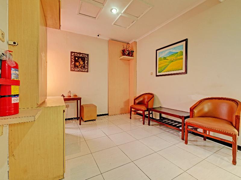 Super OYO 389 Sky Guesthouse image