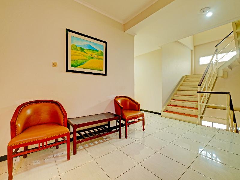 Super OYO 389 Sky Guesthouse image