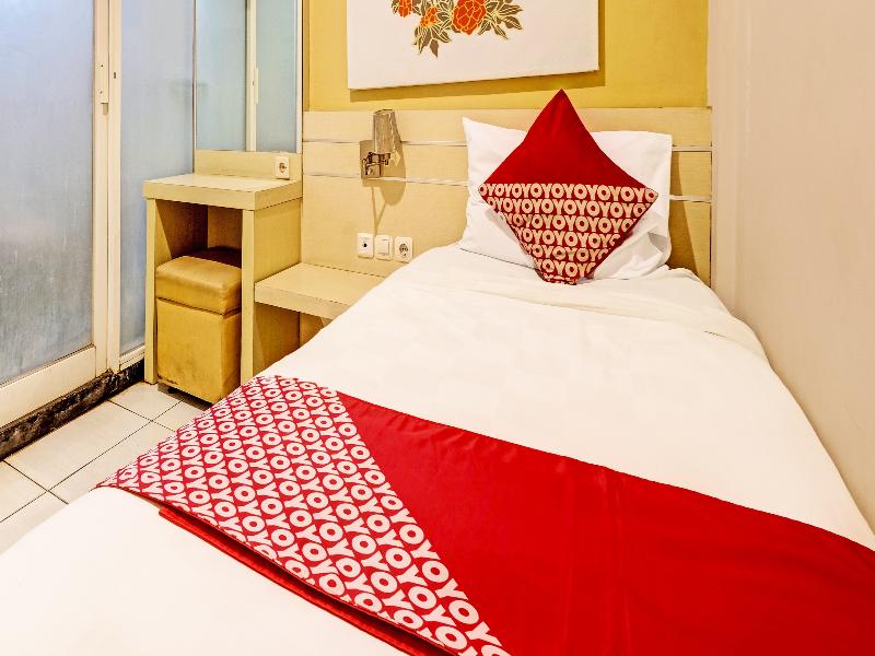Super OYO 389 Sky Guesthouse image
