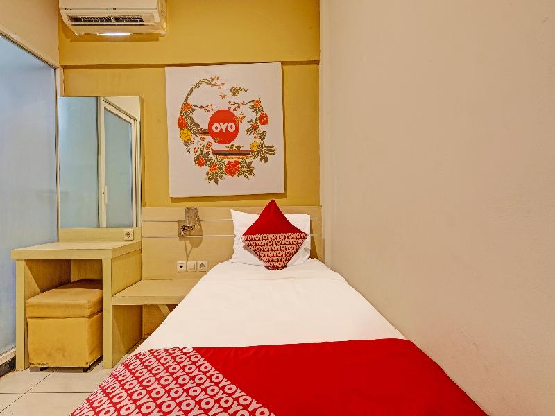 Super OYO 389 Sky Guesthouse image
