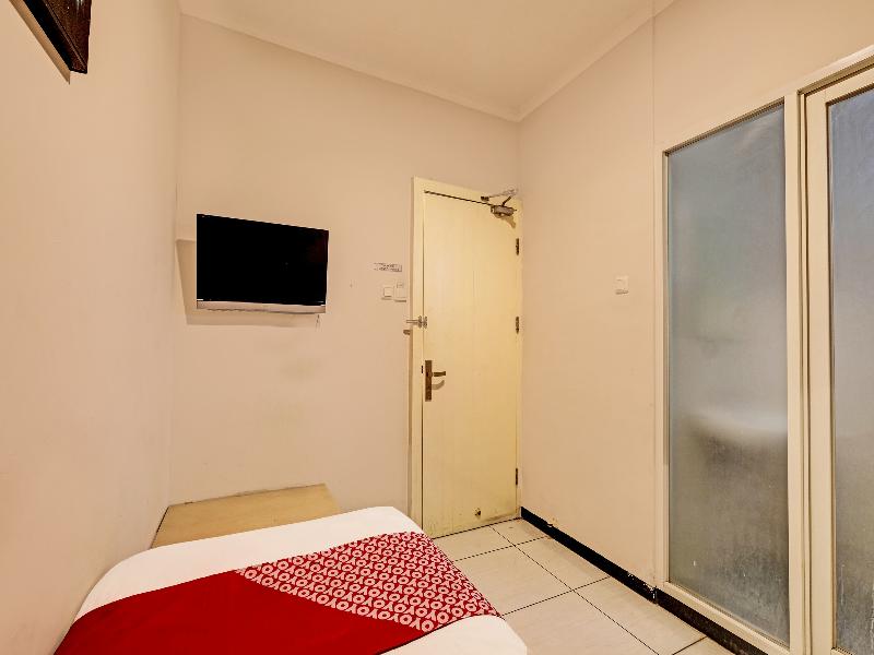 Super OYO 389 Sky Guesthouse image