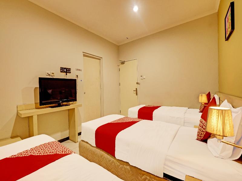 Super OYO 389 Sky Guesthouse image