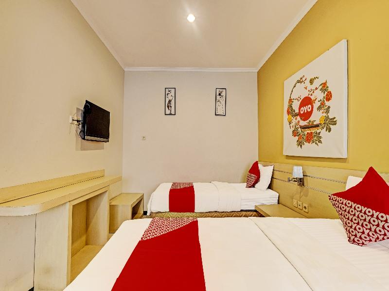 Super OYO 389 Sky Guesthouse image