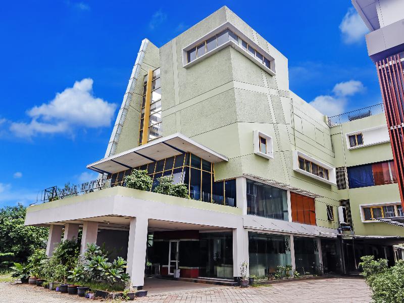 Collection O Cikarang Near Pollux Mall 3