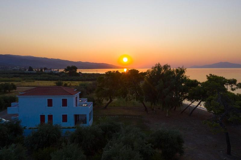 Makis Inn Resort image