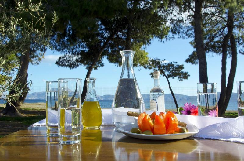 Makis Inn Resort image