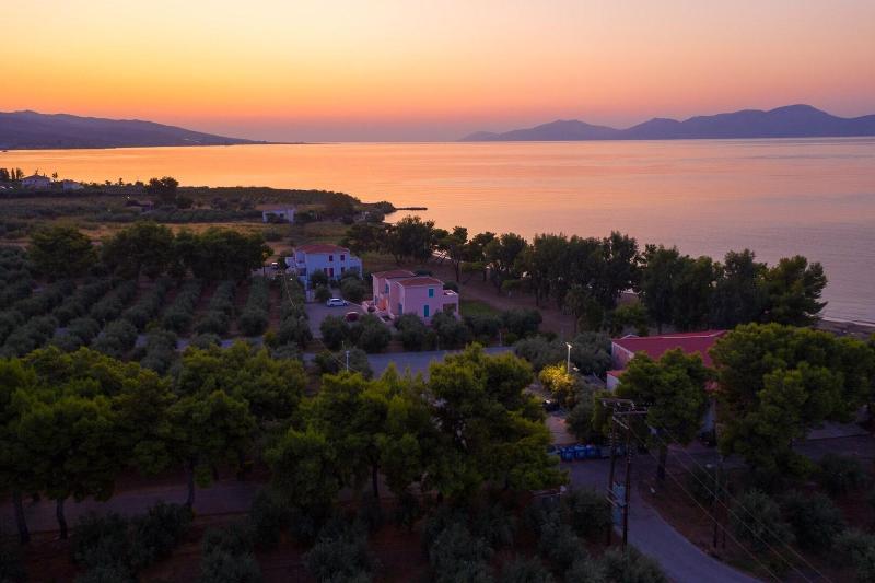 Makis Inn Resort image