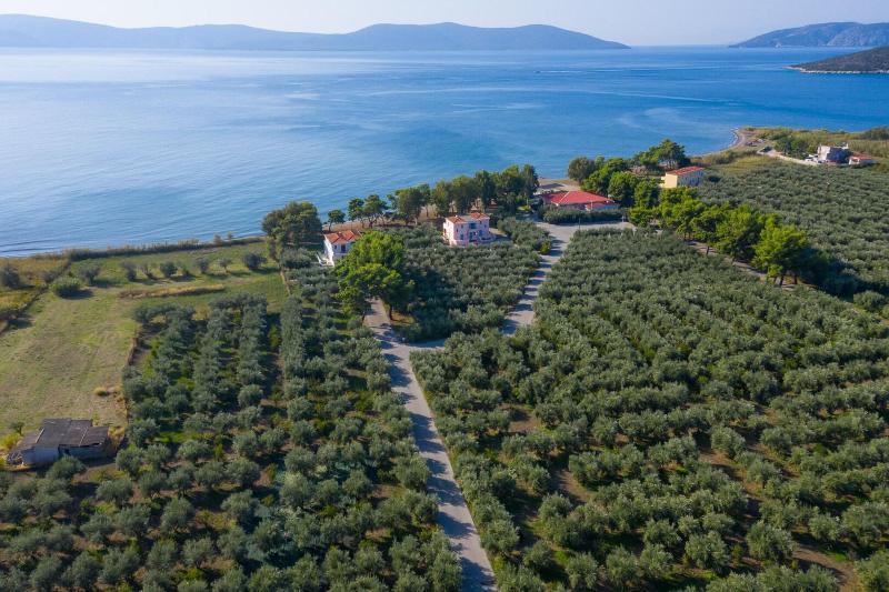 Makis Inn Resort image