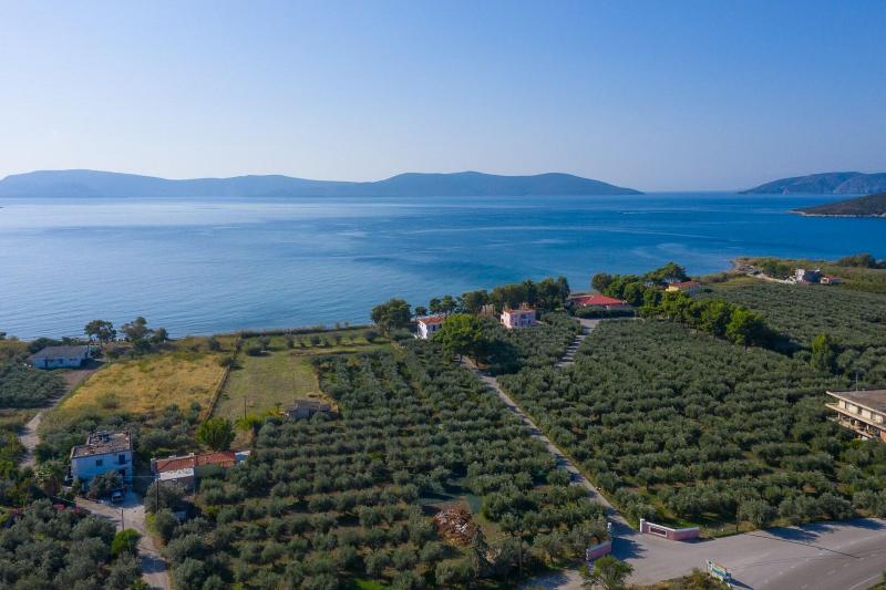 Makis Inn Resort image