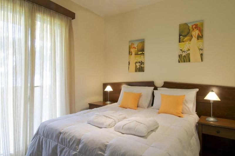 Makis Inn Resort image