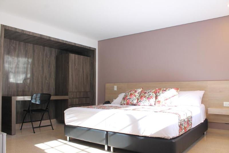 Pomarosa image