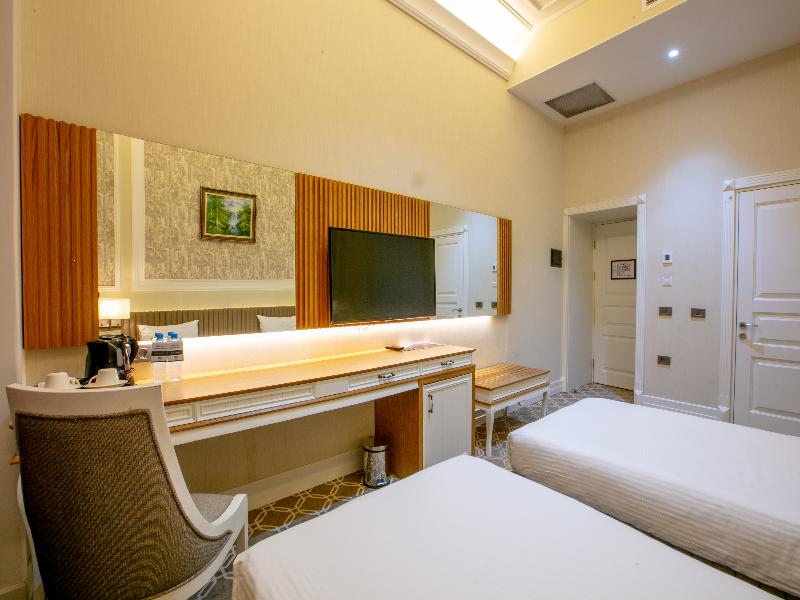 Theatrum Hotel Baku image