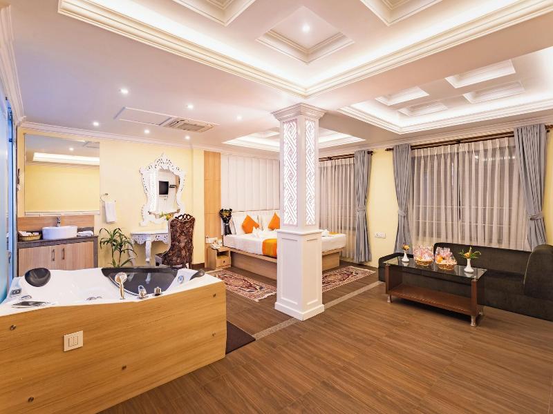 Yellow Pagoda Hotel image