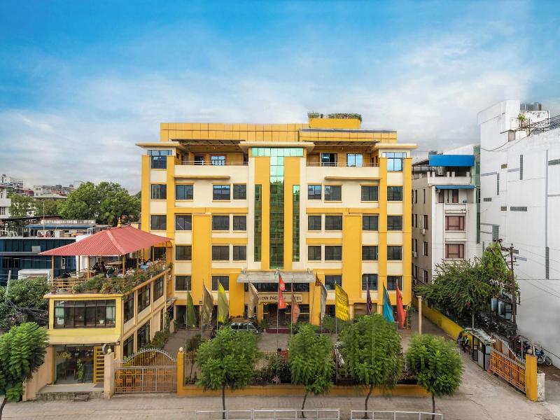 Yellow Pagoda Hotel image
