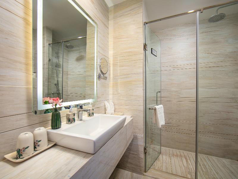 The Oriental Jade Hotel image