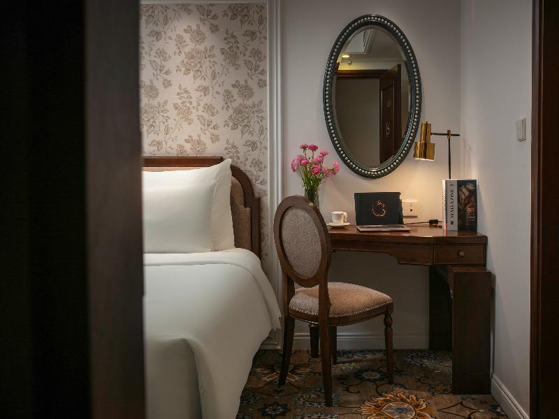 The Oriental Jade Hotel image