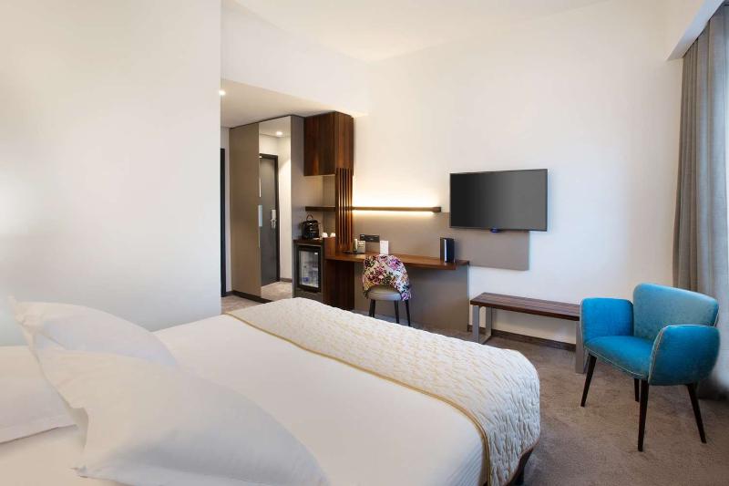 Best Western Plus Hotel Les Humanistes image