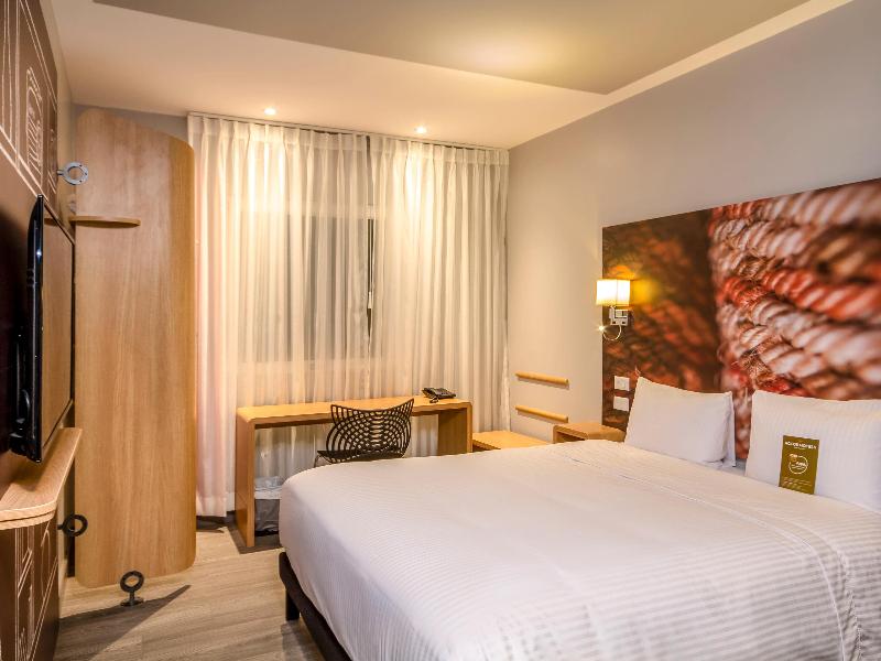 Ibis Quito image