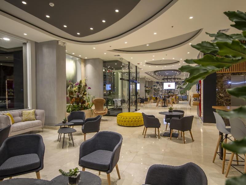Ibis Quito image