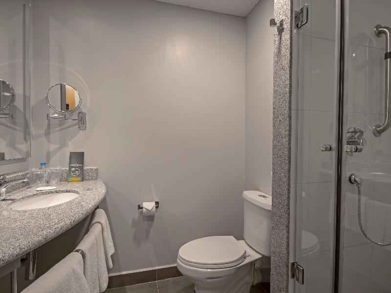 Ibis Quito image