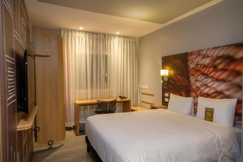 Ibis Quito image