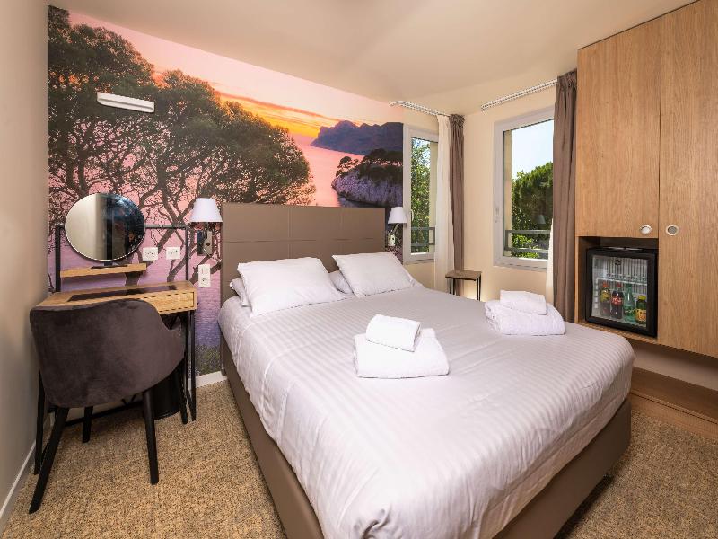 Best Western Hotel & SPA Coeur De Cassis image