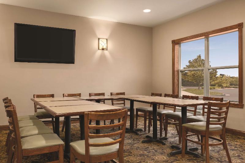 Country Inn & Suites by Radisson, Forest Lake, MN image