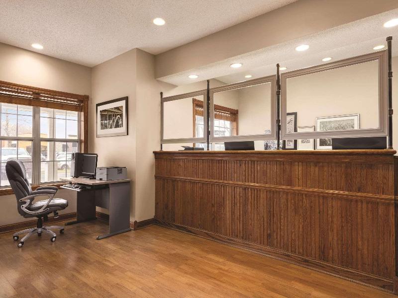 Country Inn & Suites by Radisson, Forest Lake, MN image