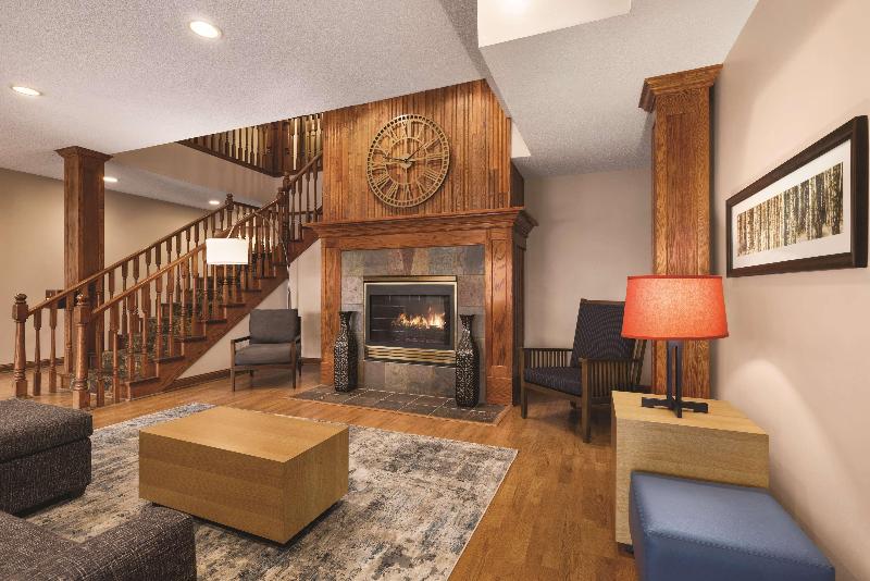 Country Inn & Suites by Radisson, Forest Lake, MN image