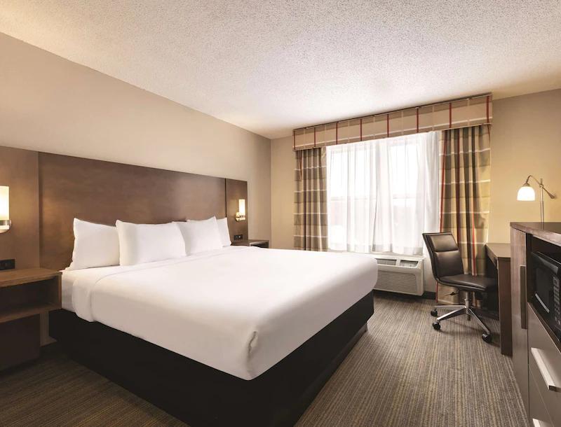 DOUBLE KING BED NON SMOKING