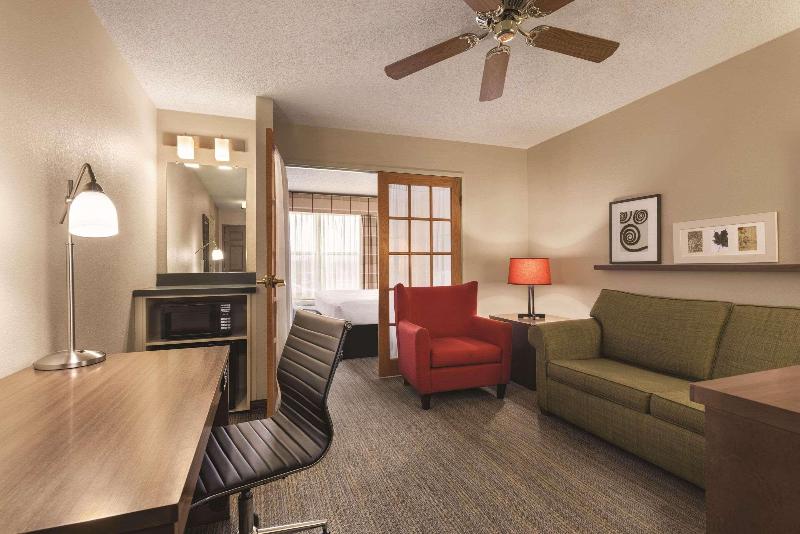Country Inn & Suites by Radisson, Forest Lake, MN image