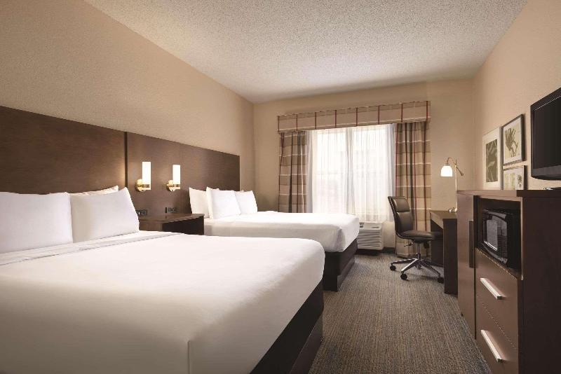Country Inn & Suites by Radisson, Forest Lake, MN image
