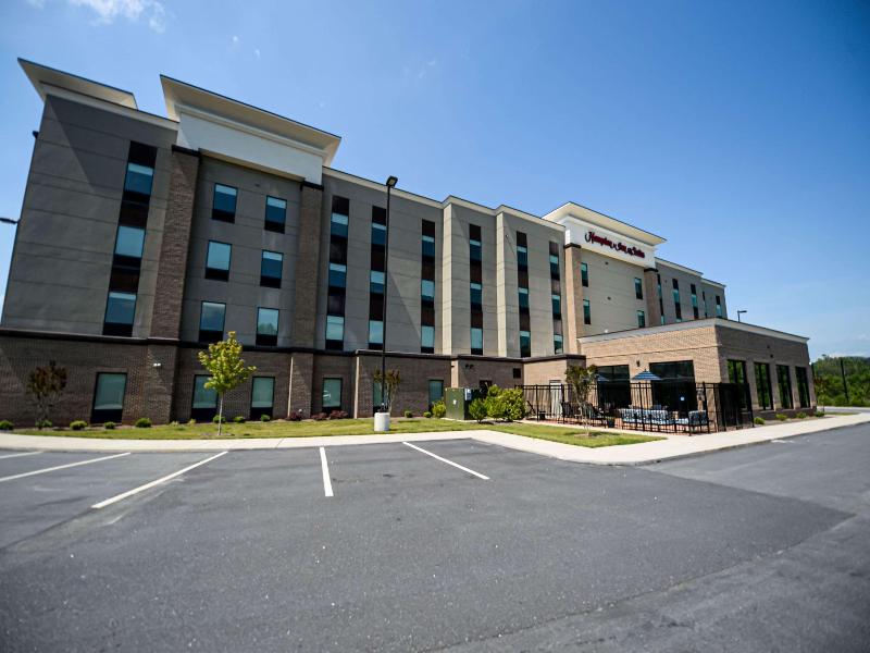 Hampton Inn & Suites By Hilton Lenoir image