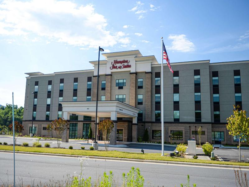 Hampton Inn & Suites By Hilton Lenoir image