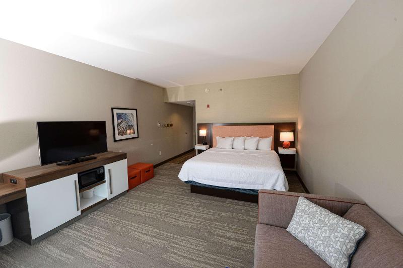 Hampton Inn & Suites By Hilton Lenoir image 7