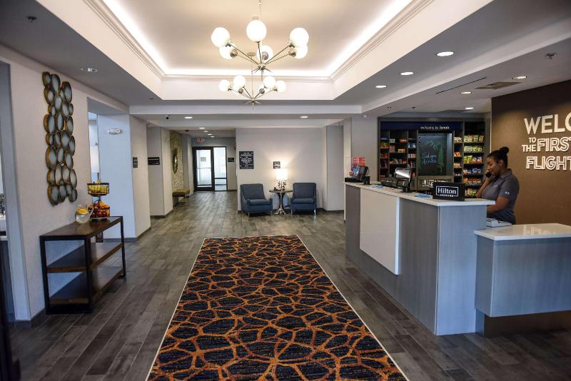 Hampton Inn & Suites By Hilton Lenoir image
