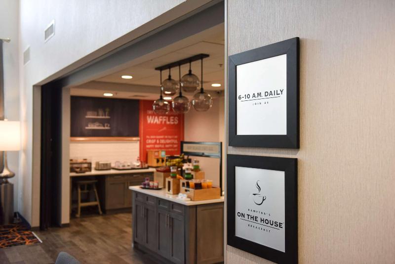 Hampton Inn & Suites By Hilton Lenoir image