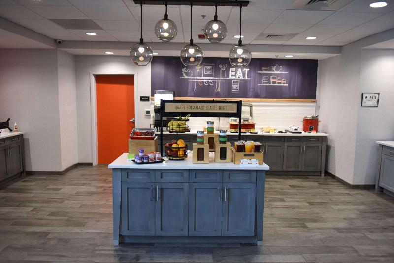 Hampton Inn & Suites By Hilton Lenoir image