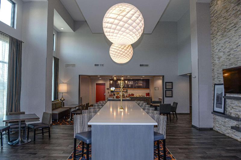 Hampton Inn & Suites By Hilton Lenoir image