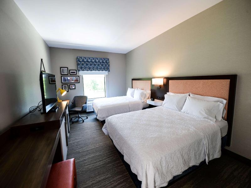 Hampton Inn & Suites By Hilton Lenoir image